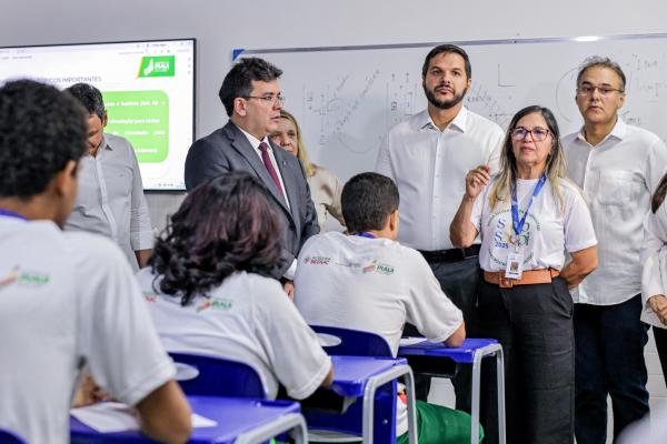 Ao inaugurar reforma de escola em Teresina, Rafael Fonteles destaca universaliza&ccedil;&atilde;o do ensino integral e profissional no Piau&iacute;(Imagem:Gabriel Paulino)