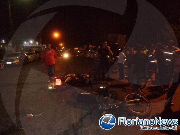 Duas motos se envolvem em acidente em Floriano.(Imagem:FlorianoNews)