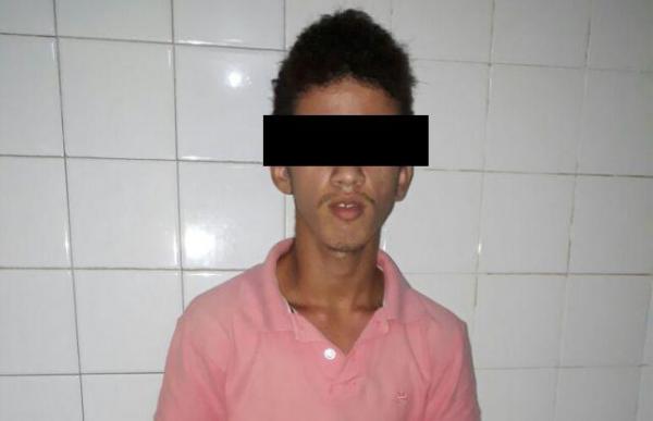 Menor é apreendido após realizar seqüência de assaltos em Floriano