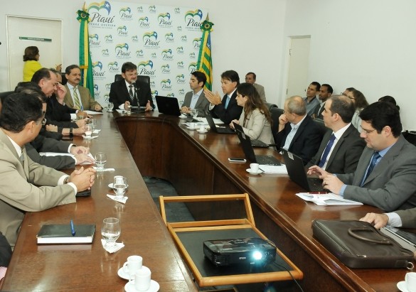 Governo busca mais US$ 120 milhões para investimentos
