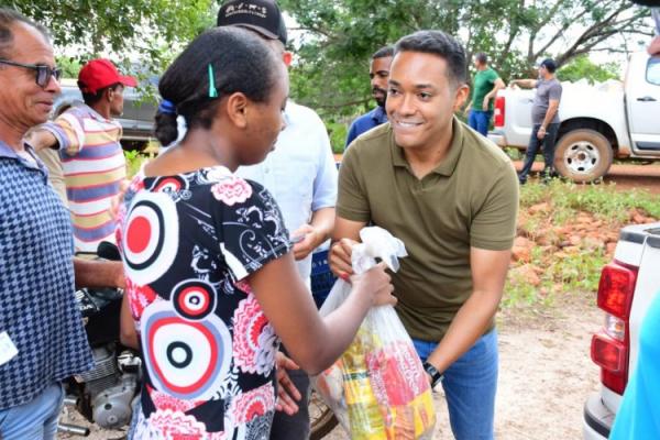Prefeitura de Floriano realiza entrega de cestas básicas a famílias das zonas urbana e rural(Imagem:Secom)