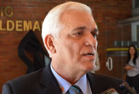Governador recebe Themístocles Filho para reunião no Palácio de Karnak