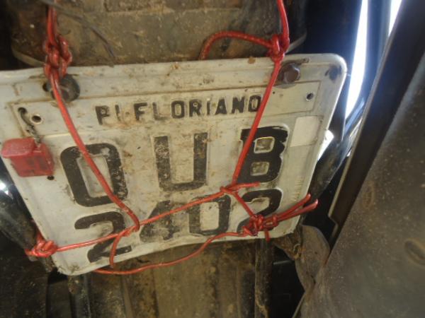 Pol&iacute;cia recupera motocicleta com placa adulterada em Floriano.(Imagem:FlorianoNews)