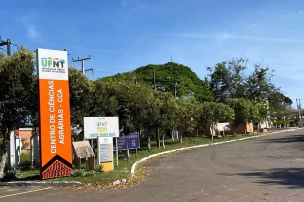 UFNT abre concurso para professor com salário de R$ 26 mil