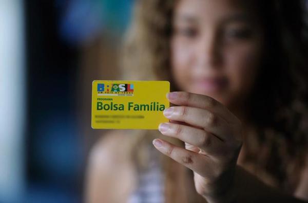 Governo quer reajustar Bolsa Família a cada dois anos sem garantir repor inflação