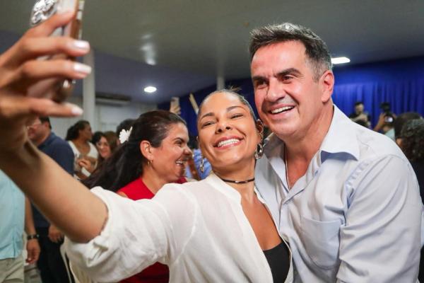  Com Joel nos bra&ccedil;os do povo e Ciro ovacionado, multid&atilde;o recebe pr&eacute;-candidatos na zona Norte(Imagem:Ascom)
