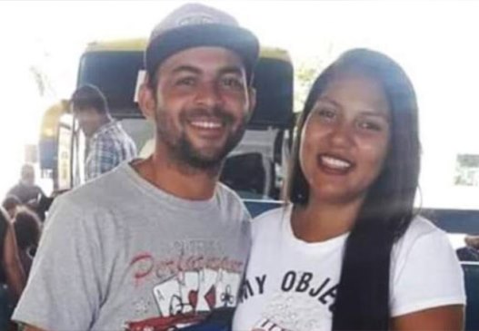 Homem é morto a facadas na frente da mãe, ex-mulher é suspeita