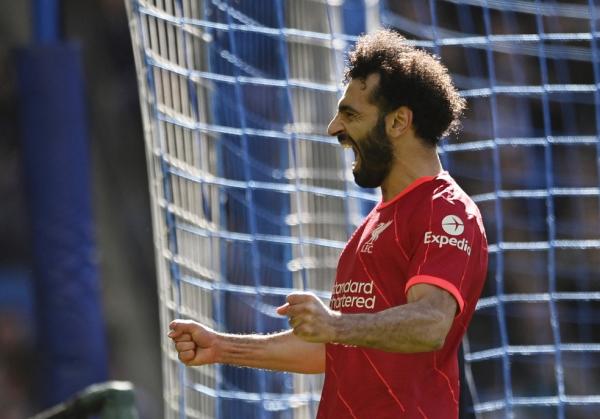 Salah, que soma 20 gols e 10 assistências em 28 partidas pela Premier League na atual temporada, é sonho de consumo de clubes como Barcelona e PSG. O jogador de 29 anos volta a ca(Imagem:Reprodução)