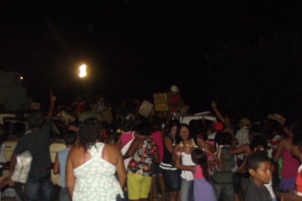 Confus&atilde;o na entrega de doa&ccedil;&otilde;es da Campanha Natal sem Fome em Floriano. (Imagem:FlorianoNews)