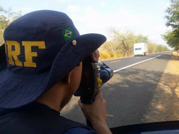 Opera&ccedil;&atilde;o Integrada PRF flagra 92 ve&iacute;culos com excesso de velocidade.(Imagem:PRF)