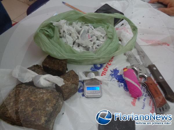 Pol&iacute;cia prende quatro suspeitos de tr&aacute;fico de drogas em Floriano.(Imagem:FlorianoNews)