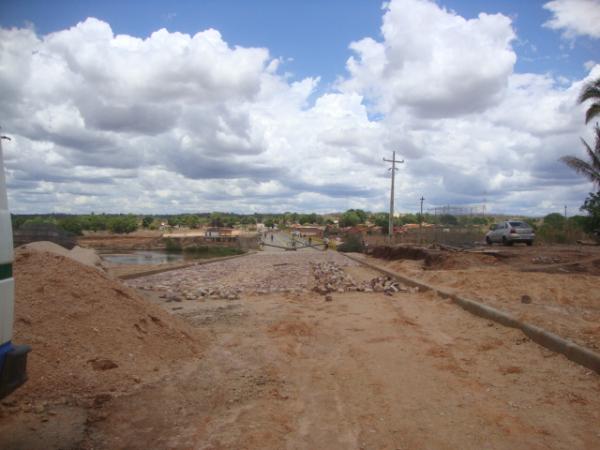 Entrada do municipio de Arraial do Piaui, entrada em obras(Imagem:reda&ccedil;&atilde;o)