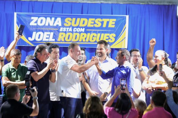 Joel Rodrigues apresenta algumas propostas em evento com multidão na zona Sudeste de Teresina.(Imagem:Ascom)