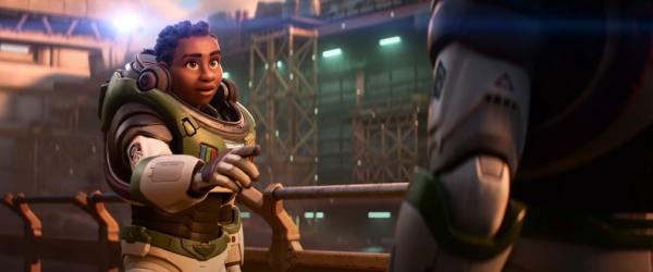 Após protestos, Pixar decide manter beijo lésbico em Lightyear, diz revista