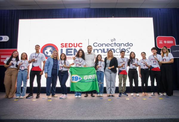 Seduc premia estudantes vencedores da II Olimpíada Piauiense de Língua Estrangeira