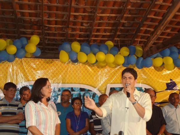 Conven&ccedil;&atilde;o homologa candidatura de En&eacute;ias Maia &agrave; prefeitura de Floriano.(Imagem:FlorianoNews)