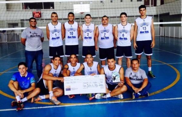Campe&otilde;es exibem premia&ccedil;&atilde;o e agora focam treinos rumo ao estadual, em janeiro.(Imagem:Arquivo Pessoal)