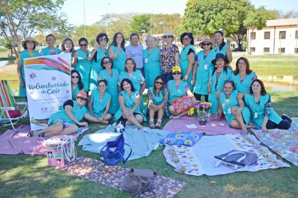 Voluntários do Ceir realizam ação no Parque da Cidadania