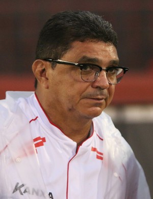 Olho lá e cá: Flávio reavalia Bota-SP com baixas e monta Galo organizado