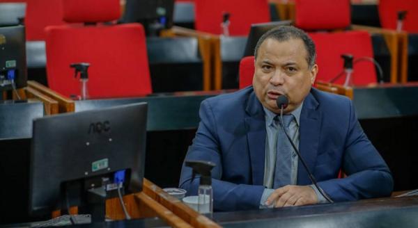 Comissionados exonerados da Alepi serão avaliados; mil não voltarão