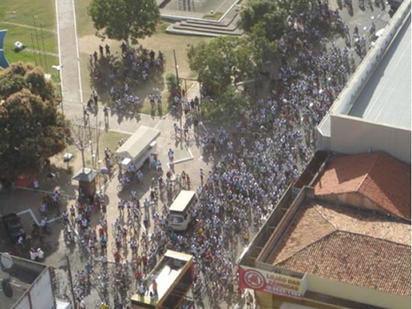 Rep&oacute;rter Amarelinho faz fotos a&eacute;reas (Imagem:FlorianoNews)