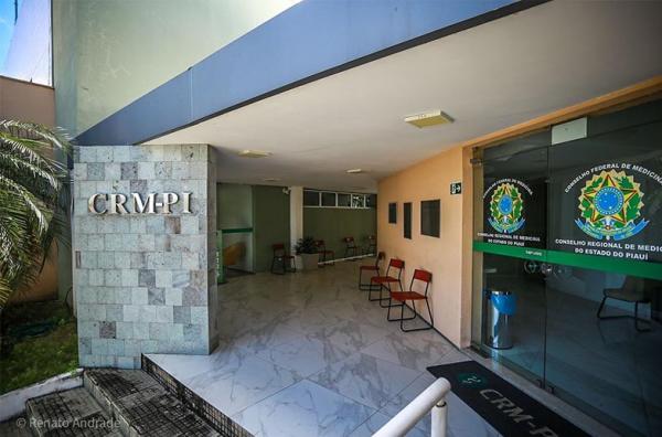 Oito mulheres denunciam médico por assédio sexual; CRM e Polícia investigam