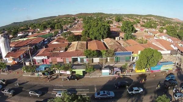 Rapaz de 21 anos é morto com tiro na cabeça durante tiroteio em Demerval Lobão, no Piauí