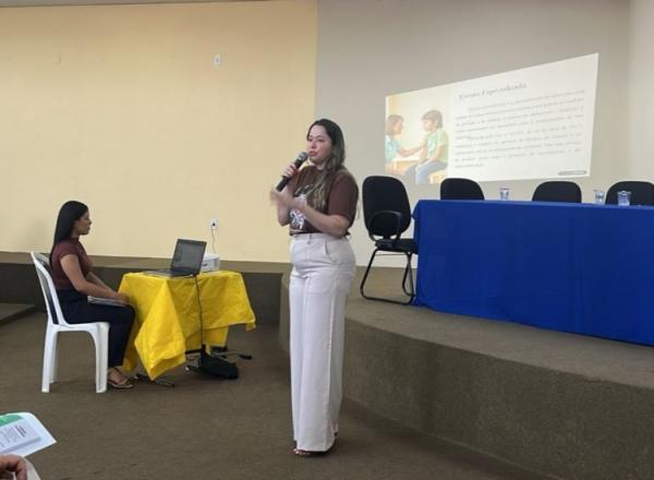 Assist&ecirc;ncia Social de Floriano realiza encontro sobre Escuta Especializada de crian&ccedil;as e adolescente(Imagem:Secom)