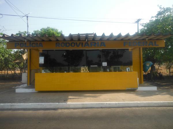 PRF registrou acidente e apreendeu menor pilotando moto em BR