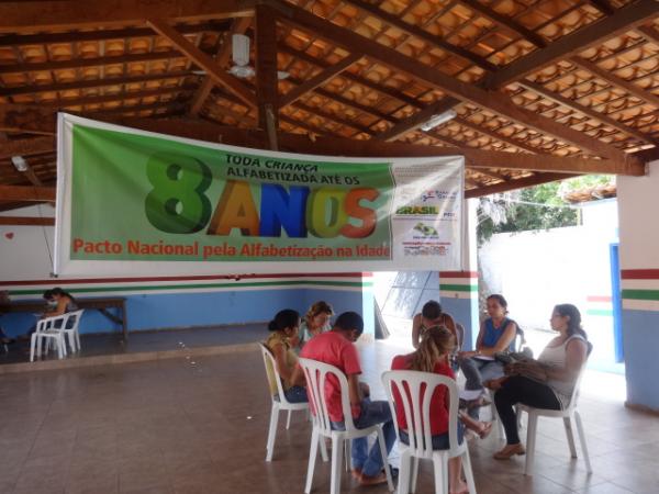 Bar&atilde;o de Graja&uacute; realiza 4&ordm; encontro de forma&ccedil;&atilde;o continuada para alfabetizadores do PNAIC.(Imagem:FlorianoNews)