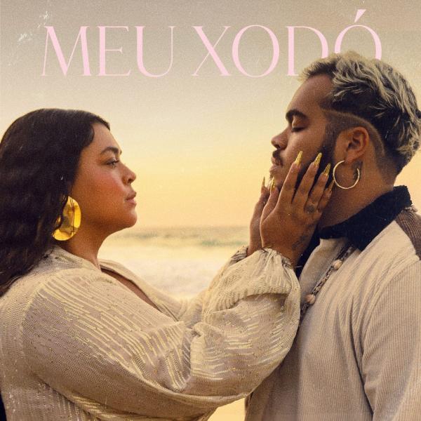 Preta Gil volta ao disco com o single inédito Meu xodó, gravado com o filho Francisco Gil