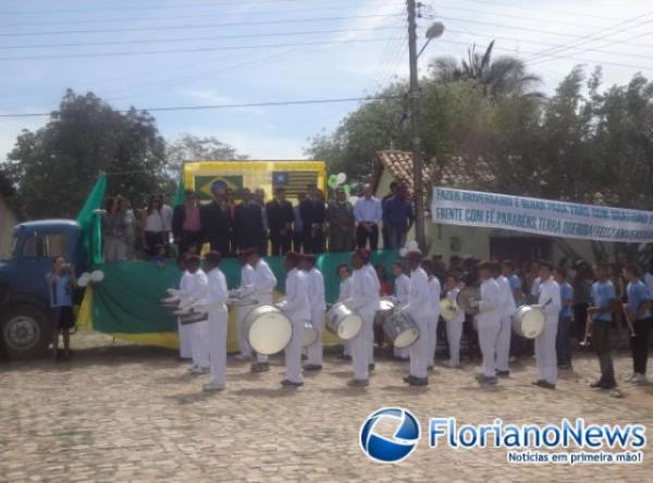 Cerim&ocirc;nia c&iacute;vica marca anivers&aacute;rio de S&atilde;o Francisco do Piau&iacute;.(Imagem:FlorianoNews)