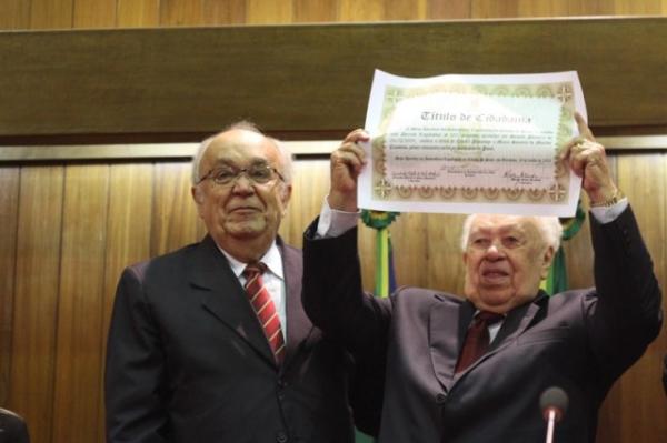 Fam&iacute;lia Claudino recebe cidadania piauiense.(Imagem:Alepi)