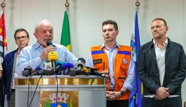 Lula reforça importância da memória para garantir democracia