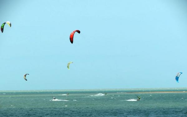 Praias do PI recebem kitesurfistas de todo mundo para incentivar esporte