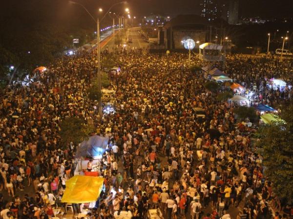 De acordo com a Pol&iacute;cia Militar cerca de 100 mil pessoas participaram do evento.(Imagem:Ellyo Teixeira/G1)