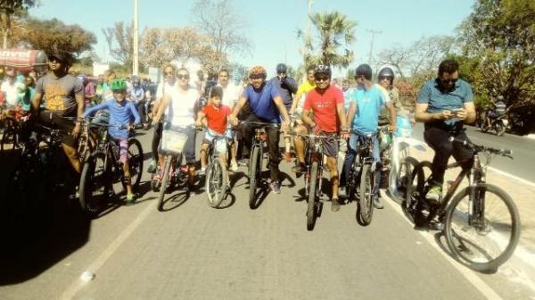 Passeio cicl&iacute;stico abre programa&ccedil;&atilde;o de 121&ordm; anivers&aacute;rio de Floriano.(Imagem:FlorianoNews)