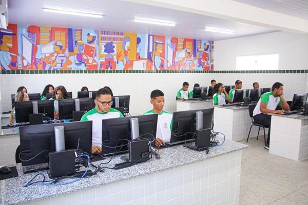 LABORAT&Oacute;RIO DE INFORM&Aacute;TICA - CETI WALL FERRAZ(Imagem:Reprodu&ccedil;&atilde;o)