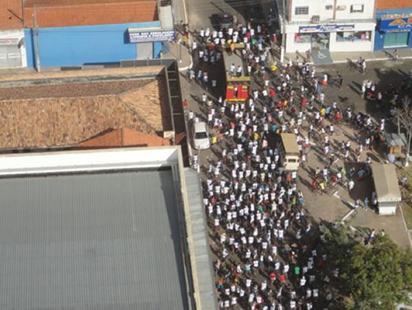 Rep&oacute;rter Amarelinho faz fotos a&eacute;reas (Imagem:FlorianoNews)