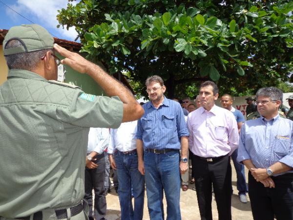 Deputado Gustavo Neiva acompanhou inaugura&ccedil;&otilde;es na cidade de Floriano.(Imagem:FlorianoNews)