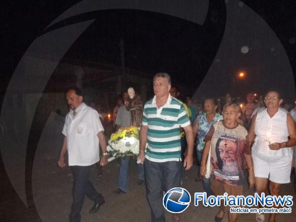 Festejo de S&atilde;o Pio de Pietrelcina &eacute; encerrado com prociss&atilde;o e missa.(Imagem:FlorianoNews)