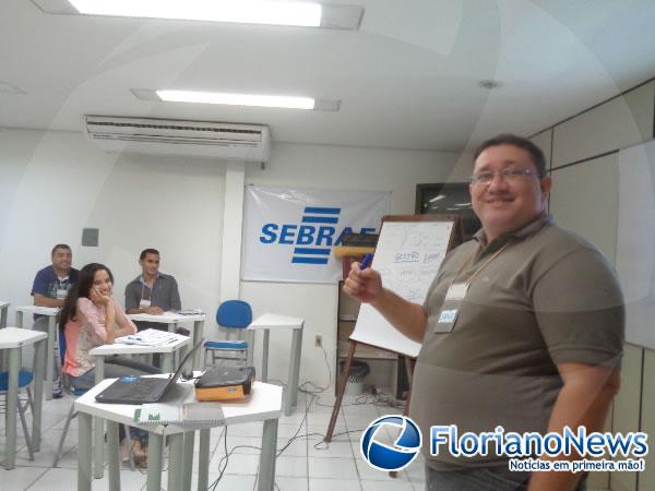 Microempreendedores participam de palestra sobre Planejamento Estrat&eacute;gico.(Imagem:FlorianoNews)