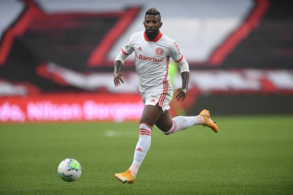 O lateral de R$ 1 milhão: veja motivos que devem levar Inter a pagar para ter Rodinei contra o Fla