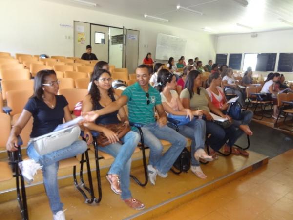 Merendeiras da zona urbana participam de curso de capacita&ccedil;&atilde;o.(Imagem:FlorianoNNrews)