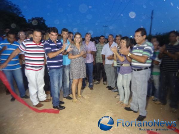Inaugurado chafariz p&uacute;blico na zona rural de Bar&atilde;o de Graja&uacute;.(Imagem:FlorianoNews)