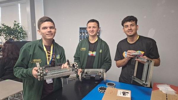 Intercambistas do Seduckathon exploram suas habilidades nas &aacute;reas de tecnologia, finan&ccedil;as e marketing nos EUA(Imagem:Reprodu&ccedil;&atilde;o)
