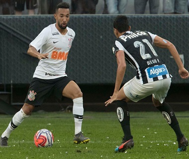 Em duelo aguardado, Santos e Corinthians não saem do zero