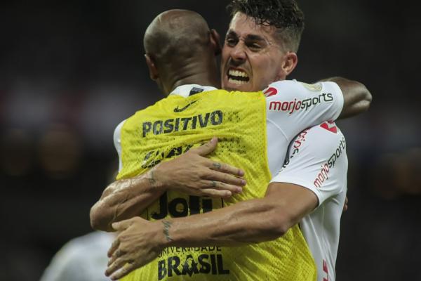 Danilo Avelar tem 70 jogos e oito gols no Corinthians.(Imagem:JARBAS OLIVEIRA/ESTAD&Atilde;O CONTE&Uacute;DO)