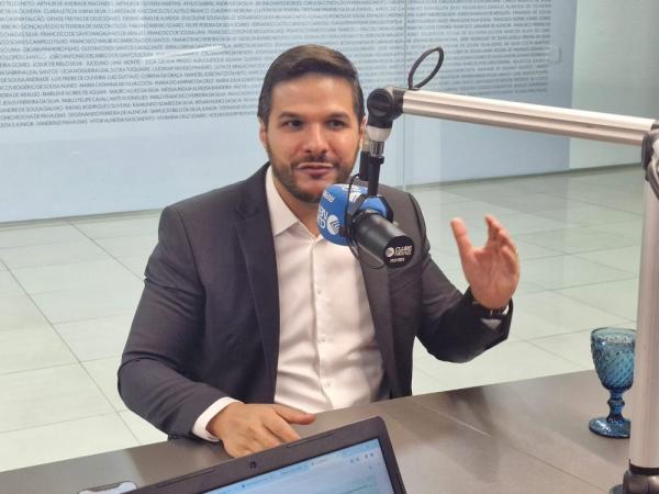 "As pessoas voltam à escola quando têm curso profissionalizante", diz Washington Bandeira