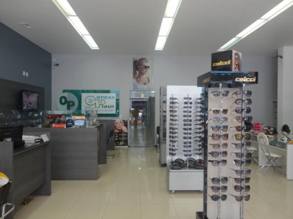 &Oacute;ticas Piau&iacute; completa 20 anos em Floriano.(Imagem:FlorianoNews)